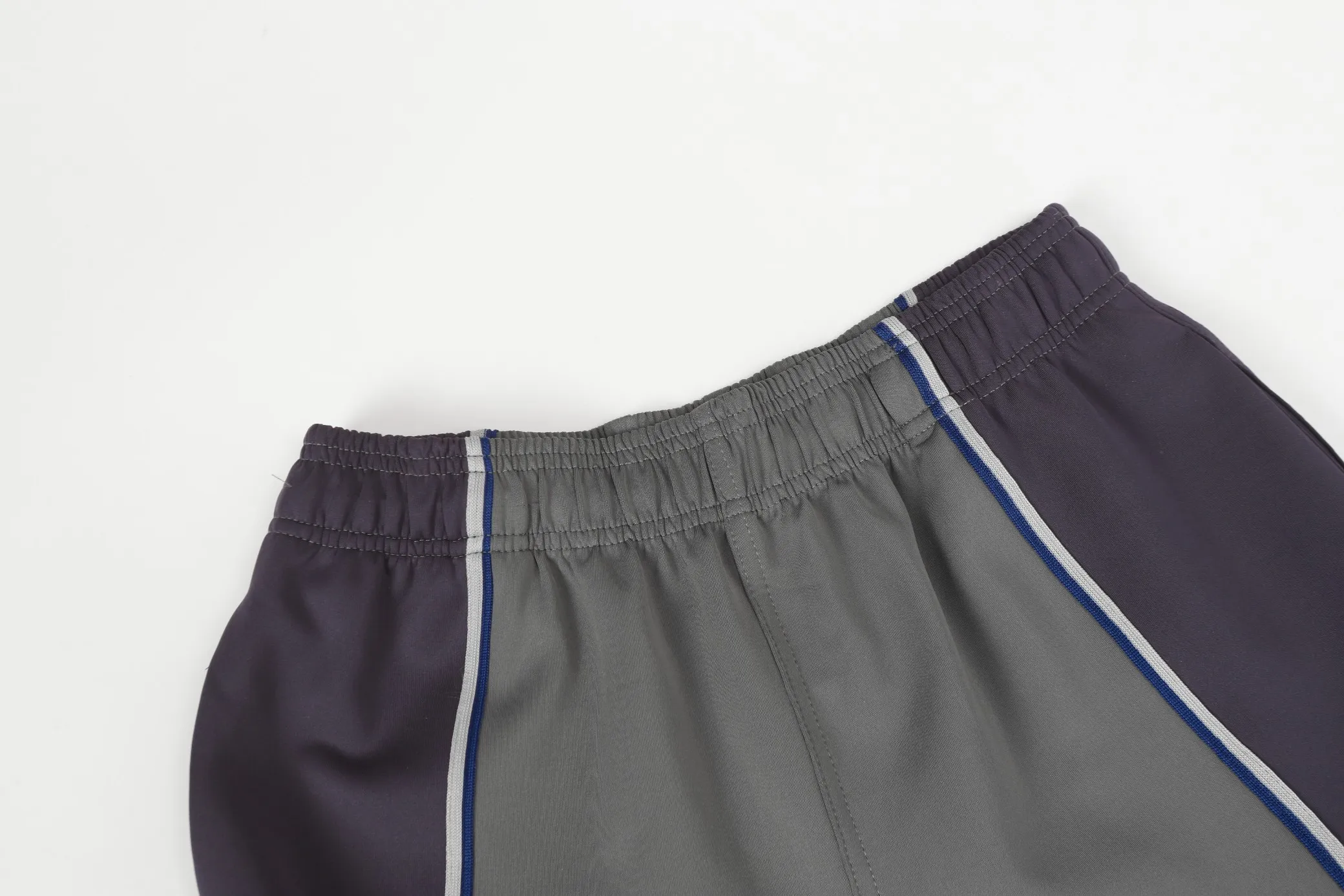 P140 8808# DENIM TEARS Kapok European and American trendy brand high-quality air layer casual pants suit. Fabric weighs 320 grams. Threads are customized and dyed in the same color. Color Gray Green Size S-XL